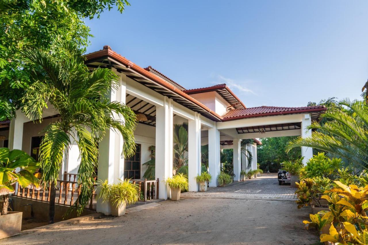 Alai Resort Mullaittivu Esterno foto